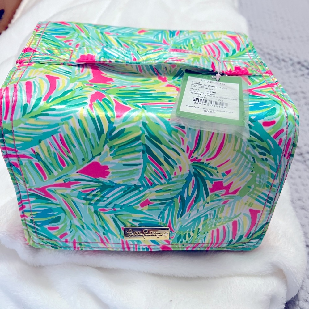 Lilly Pulitzer foldable hanging cosmetics case.  New with tags.